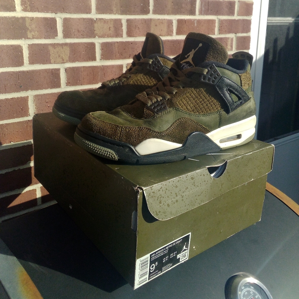 Men's Olive Green Jordan 4
